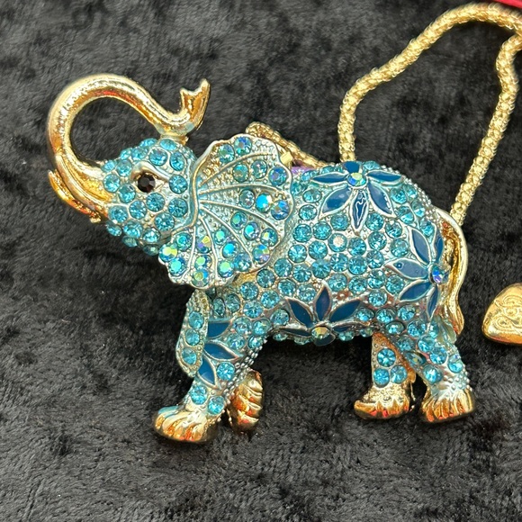 Betsey Johnson Turquoise Elephant Pendant Necklace - Picture 1 of 5